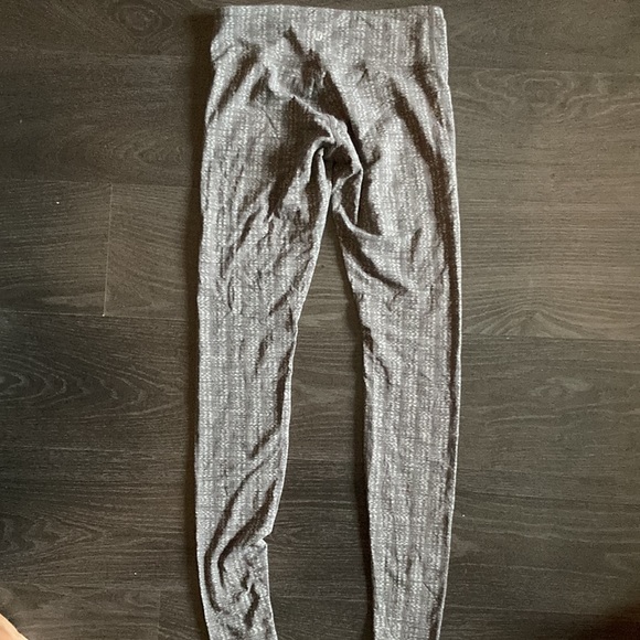 Lululemon Wunder Under Leggings - Picture 2 of 3